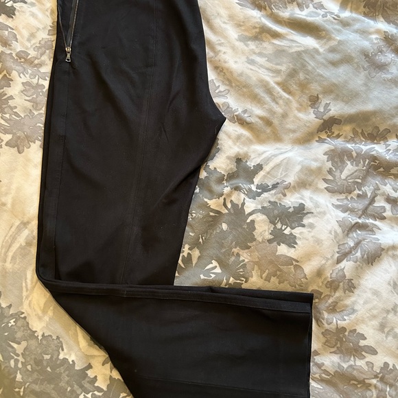 🇨🇦 Judith & Charles Dress Pants
🍁 Canadian brand 🍁 - Picture 5 of 6